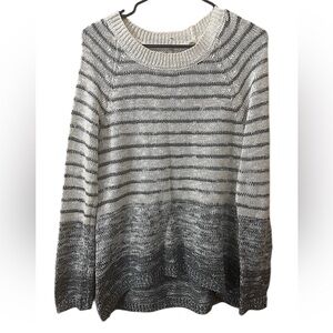 ✨$9 sale✨ Vanity high low Gray sweater. Soft material. Great condition. Size M.
